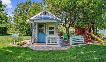 618 E 1714 Rd, Baldwin City, KS 66006