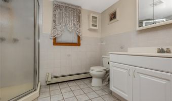 42 Buchanan Ave, Amity Harbor, NY 11701