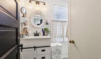 2 CRESTON Ave, Audubon, NJ 08106