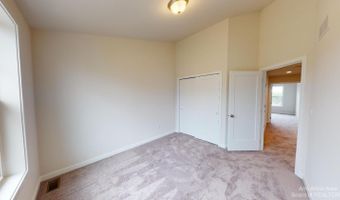 2704 S Spurway Dr, Ann Arbor, MI 48105