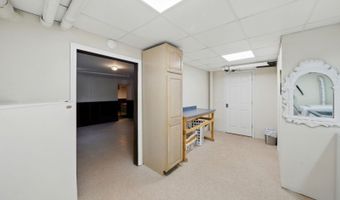 21 Lincoln Ave, Andover, NJ 07801
