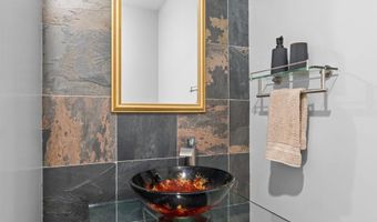 6829 LITTLE RIVER Tpke, Annandale, VA 22003