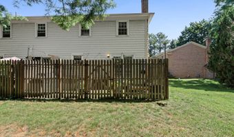 137 Point Of Woods Dr, Albany, NY 12203