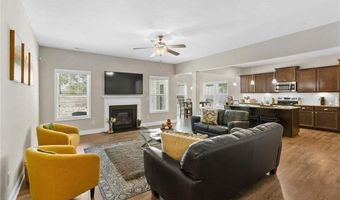 1245 Whitney Dr, Aberdeen, NC 28315