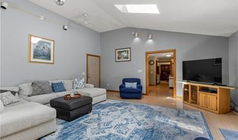 189 Wolf Rock Rd, Exeter, RI 02822