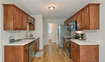 506 BERNARD COUCH Dr, Anniston, AL 36207
