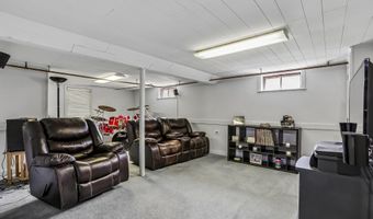 6 Country Ridge Rd, Danbury, CT 06811