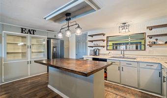 252 S 8th St, Aransas Pass, TX 78336