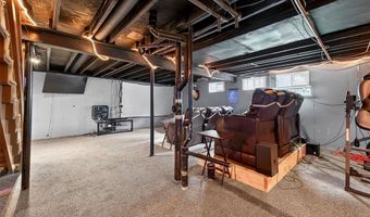 693 Rustic Valley Dr, Ballwin, MO 63021