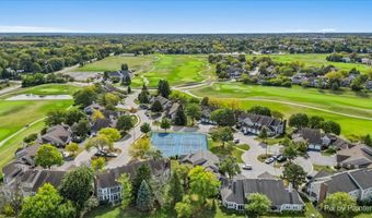 1820 Crofton Dr, Algonquin, IL 60102