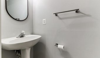 953 HARRISON Cir, Alexandria, VA 22304