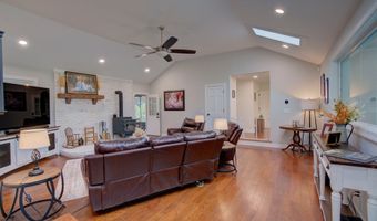 1307 Floyd Spgs, Armuchee, GA 30105