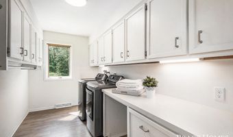 1359 Buttrick Ave SE, Ada, MI 49301