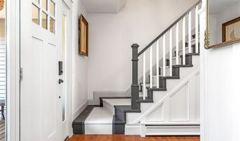 9 Kiki Cir, Cranston, RI 02921