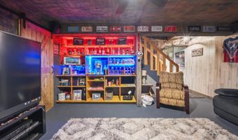 5152 Briar Ridge Dr, Aurora, IN 47001