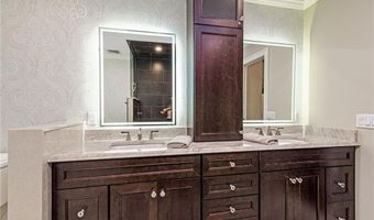 36 Beauchamp Dr, North Kingstown, RI 02874