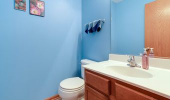 1094 Holly Dr, Antioch, IL 60002