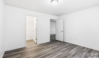 15 Kaylor Dr, Arden, NC 28704