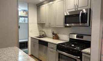1227 S Old Wilke Rd 104, Arlington Heights, IL 60005