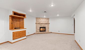 2405 N ERB St, Appleton, WI 54911