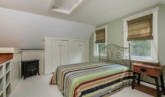 49 Sanford Ave, North Kingstown, RI 02852