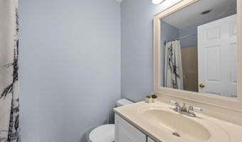 29 Weatherdeck Dr, Bourne, MA 02532