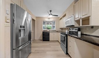 1108 E 3rd St, Anamosa, IA 52205