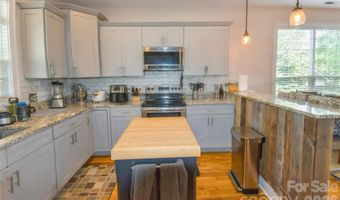 123 White Oak Road Ext, Arden, NC 28704