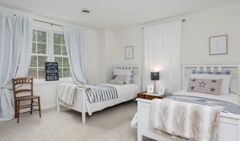 10 Greenbriar Ln, Amherst, NH 03031