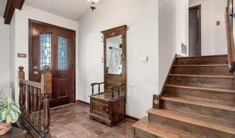 637 N Ellsworth Ave, Addison, IL 60101