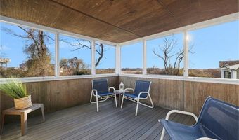 110 HOUSTON Ave, Narragansett, RI 02882