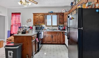 3 Young Ave, Amsterdam, NY 12010
