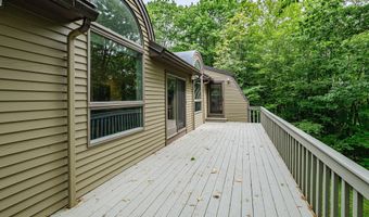 15 Inverness Rd, Falmouth, ME 04105