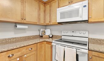 10 Rockingham Ct, Bedford, NH 03110