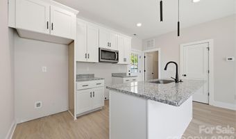 1433 Hilltop St, Albemarle, NC 28001