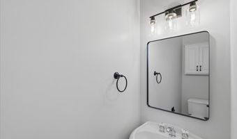 58 W OLD MILL Trl, Antioch, IL 60002