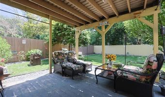 52 Urquhart St, Cranston, RI 02920