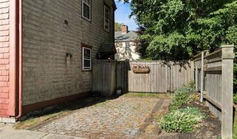 23 Willow St, Newport, RI 02840