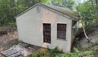 21 7th St, Auburn, ME 04210