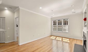 1321 N ADAMS Ct 201, Arlington, VA 22201