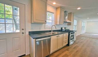 7055 Quarry Rd 201, Amherst, OH 44001