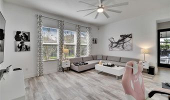 6927 CRESTPOINT Dr, Apollo Beach, FL 33572