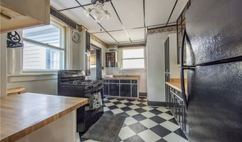 566 Lindell St, Akron, OH 44305