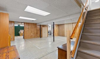 681 Archwood Dr, Ann Arbor, MI 48103
