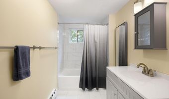 405 Village Dr, Bourne, MA 02532