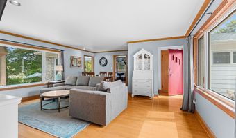 2323 PALISADES Dr, Appleton, WI 54915