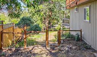 1105 Ivy Ln, Ashland, OR 97520