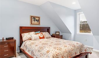 11 Pequot Ln, Hopkinton, RI 02804