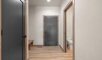 5728 W SPENCER St, Appleton, WI 54914