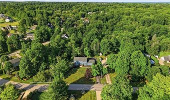 450 Eldridge Rd, Aurora, OH 44202